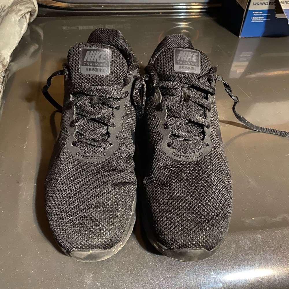 Black nikes